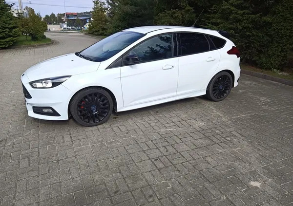 ford gdynia Ford Focus cena 52000 przebieg: 185000, rok produkcji 2015 z Gdynia